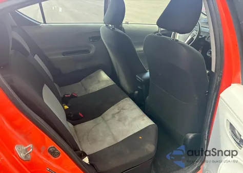 2013 Toyota Prius C z USA, uszkodzony, nr VIN JTDKDTB39D1037540